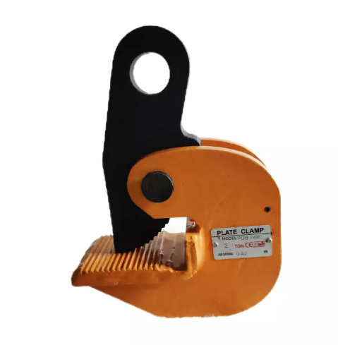 Grama horizontal projetada para levantar e transportar cargas pesadas em superf&iacute;cies planas em ambientes industriais