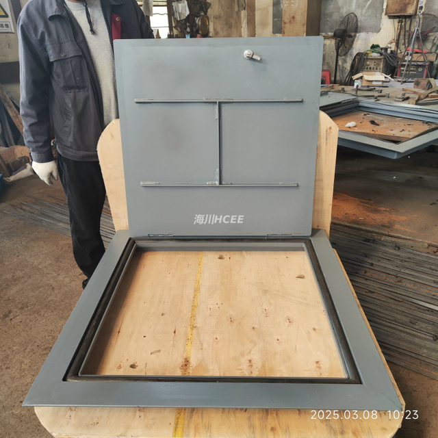 WeatherTight Square Hatch com chave